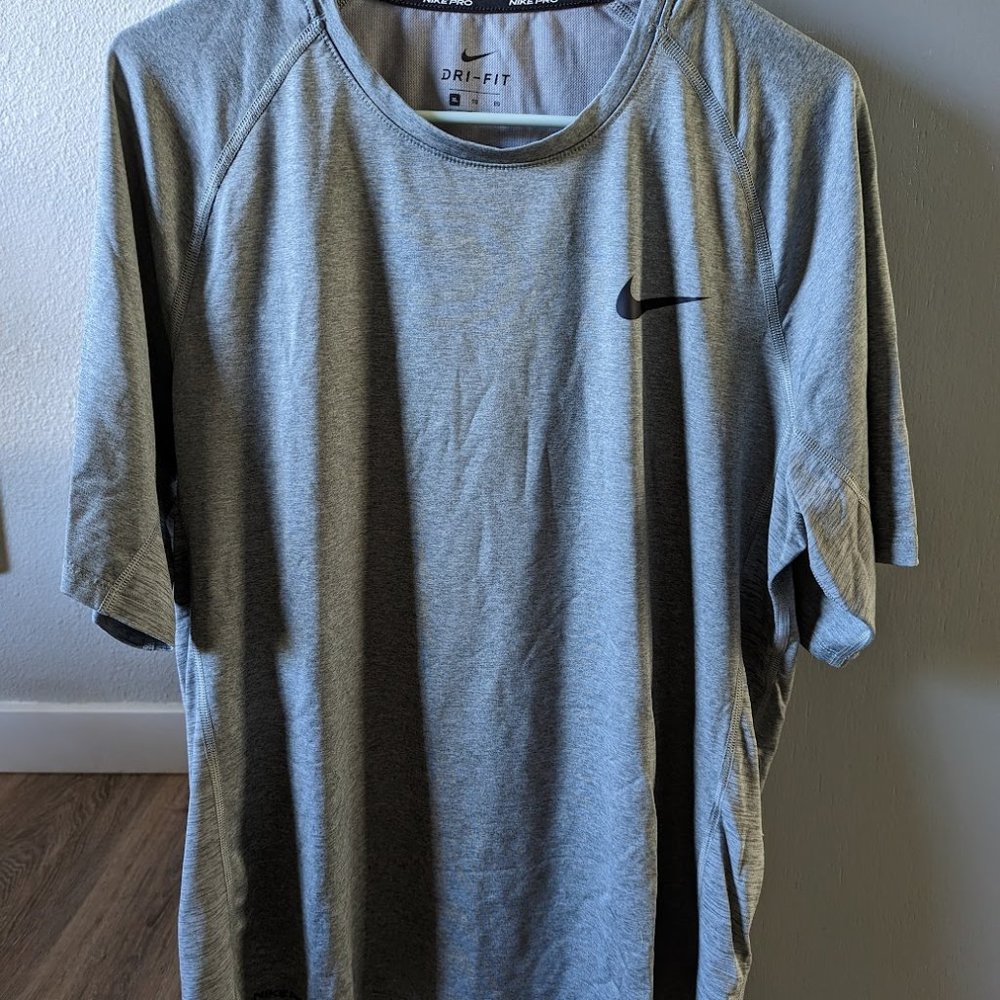 Men's XLarge Grey Nike Running Top
